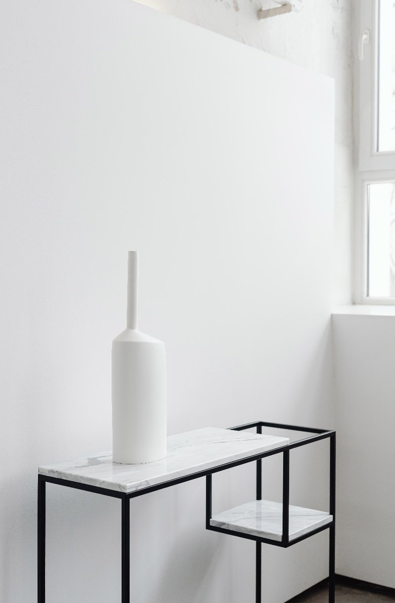 Hop Maxi White M Console Table by Un'Common