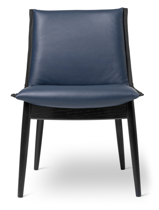 E004 | Embrace Chair