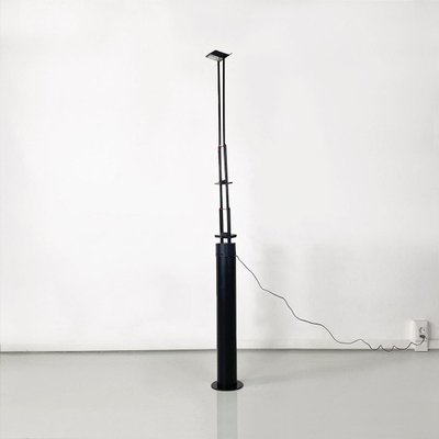 I talian Modern Tizio Table Lamp in Black Metal attributed to Richard Sapper for Artemide, 1979-GDD-1779815