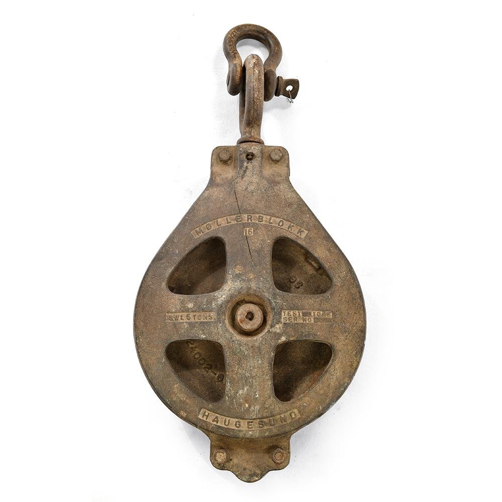 Iron Mollerblokk Boat Pulley