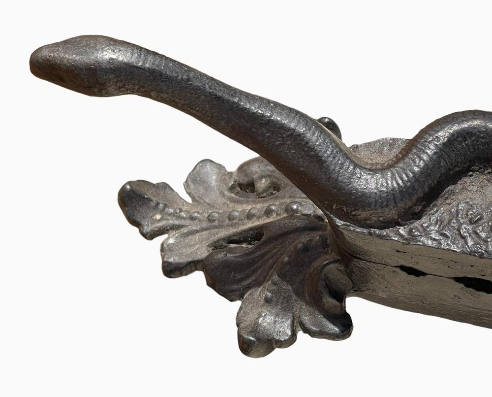 Iron Stopper with Snake Decor