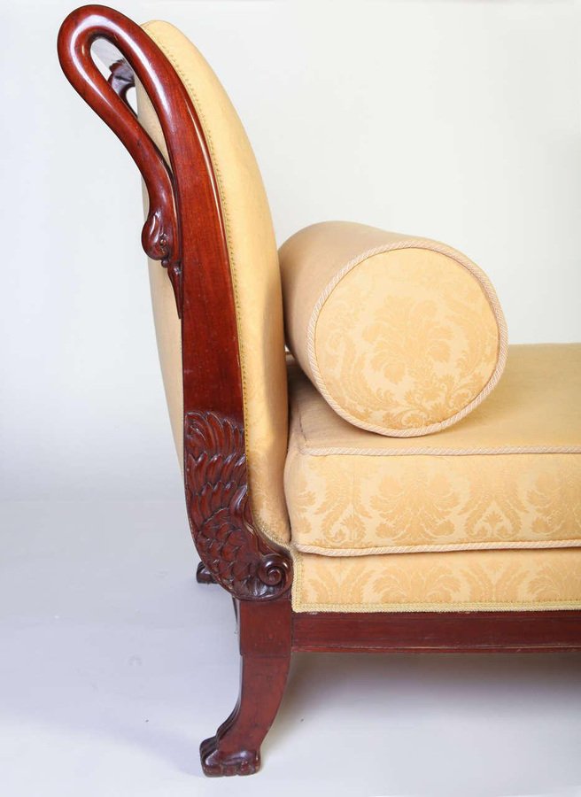 Italian 19th Century Mahogany Swan Neck Chaise Lounge, 1820s