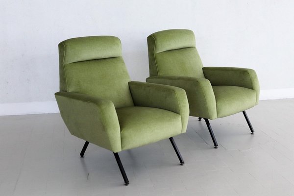 Italian Armchairs in Green Velvet, 1960s, Set of 2-VNE-966128