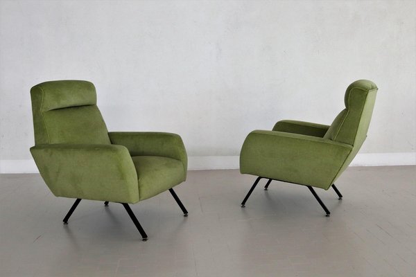 Italian Armchairs in Green Velvet, 1960s, Set of 2-VNE-966128