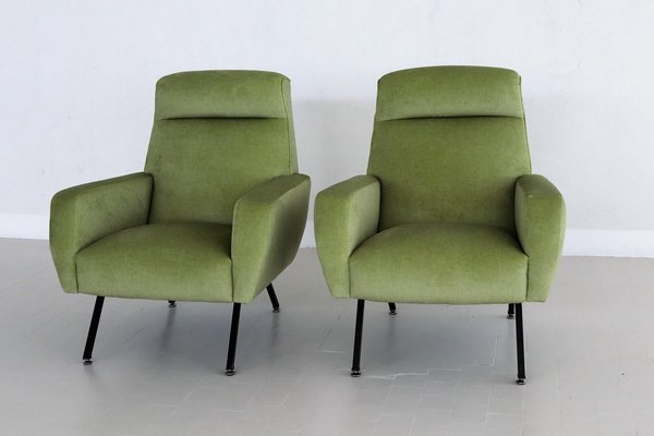 Italian Armchairs in Green Velvet, 1960s, Set of 2-VNE-966128