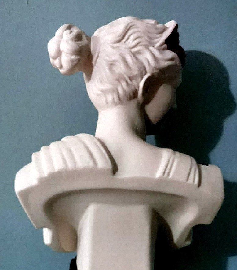 Italian Diana of Versailles from Capodimonte Porcelain, 2009