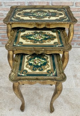 Italian Florentine Neoclassical Nesting Tables in Giltwood, 1960s, Set of 3-NOU-1450702