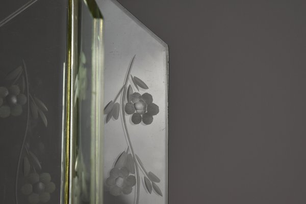 Italian Flower Engraved Table Lamp in the style of Fontana Arte, 1950s-GXL-1117884