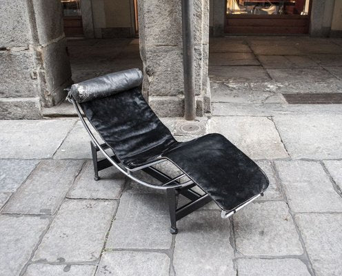 Italian LC4 Chaise Lounge by Le Corbusier for Cassina, 1960s-VCV-738116