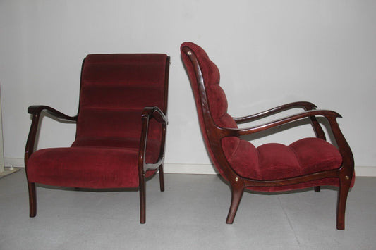 Italian Red Velvet and Walnut Lounge Chairs from Arredamenti Corallo, 1950s, Set of 2