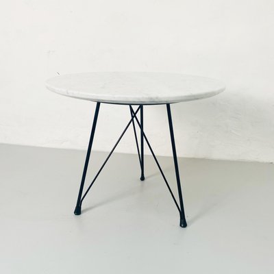 Italian Round Coffee Table in Marble & Black Enamelled Metal, 1960s-GDD-1283925