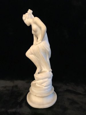 Italian Venus Alabaster Sculpture, 19th Century-WIM-835110