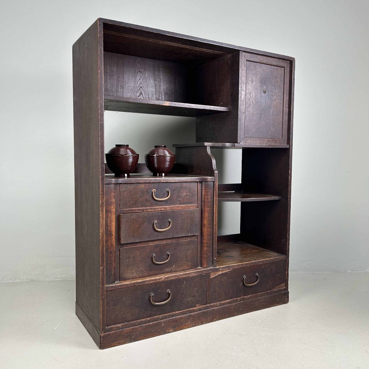 Japanese Traditional Tea Ceremony Tansu Display Cabinet, 1920s