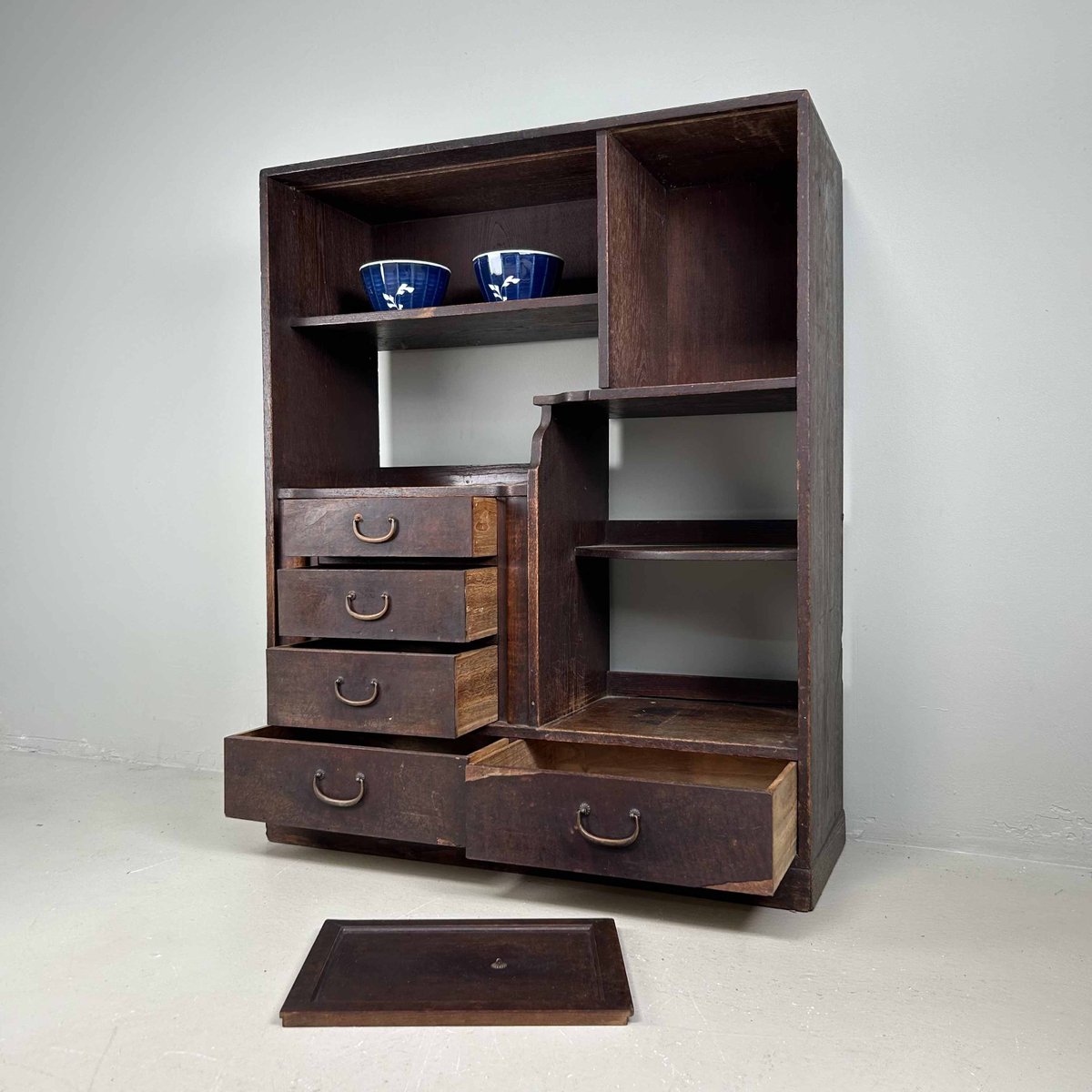 Japanese Traditional Tea Ceremony Tansu Display Cabinet, 1920s