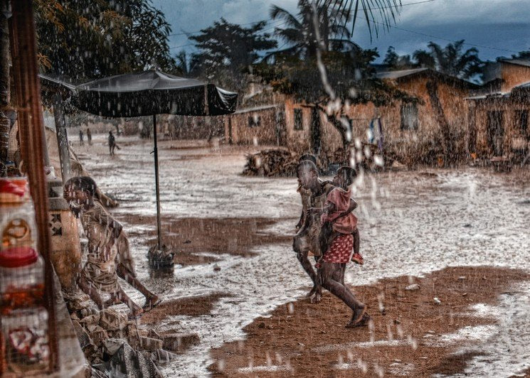 José Nicolas, Enfants Courant Sous La Pluie, 2017, Photographic Print