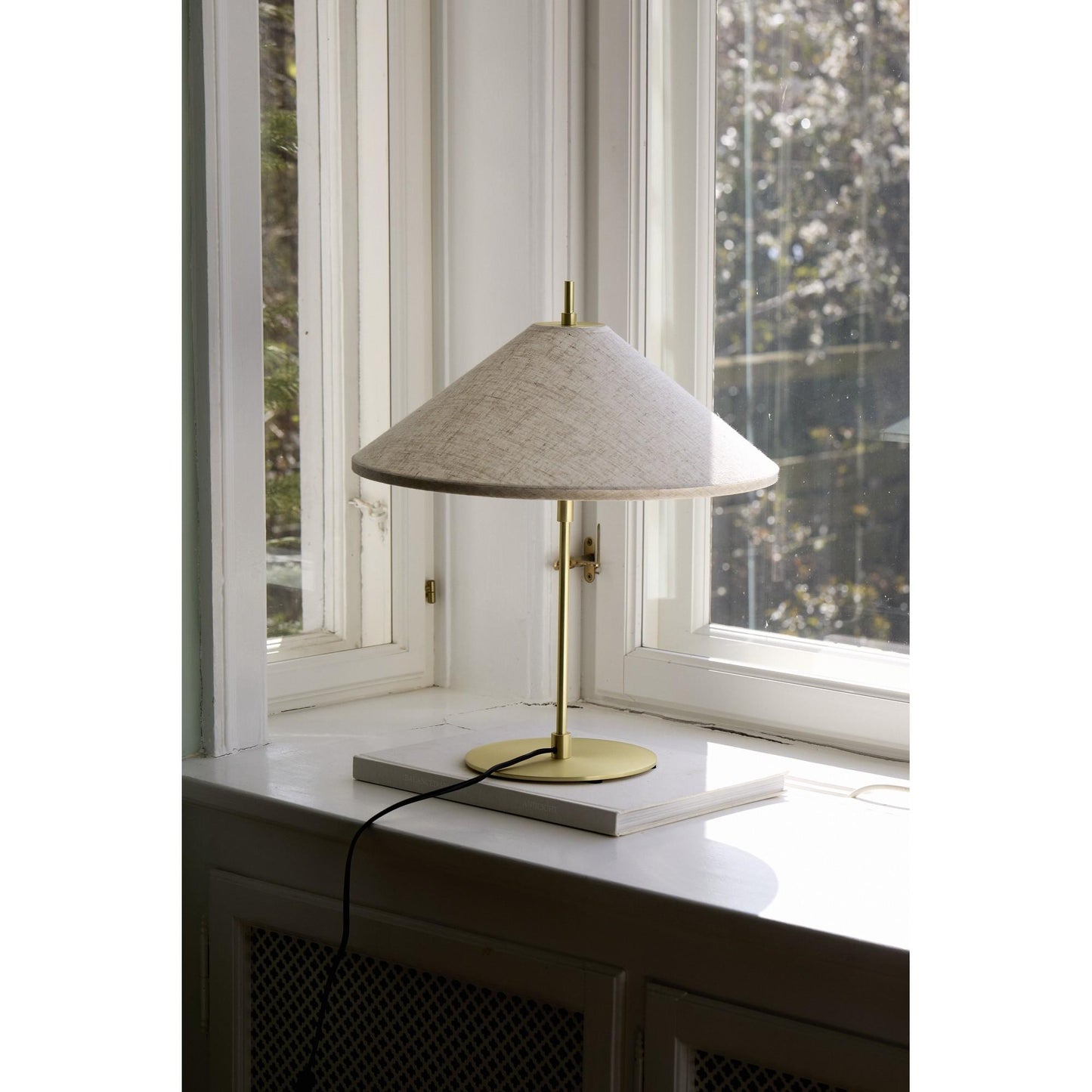 Edgeform Tafta Table Lamp Natural