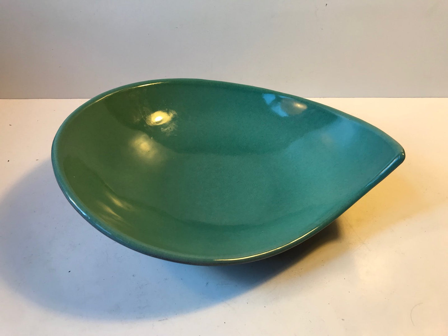 Kidney-Shaped Ceramic Dish by Peter Hansen for Mørkøv, 1950s