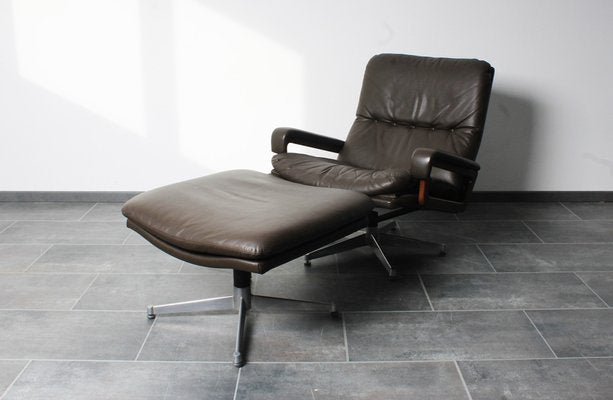 King Chair with Footrest in Brown Leather by André Vandenbeuck for Strässle, 1970s, Set of 2-IV-1801161