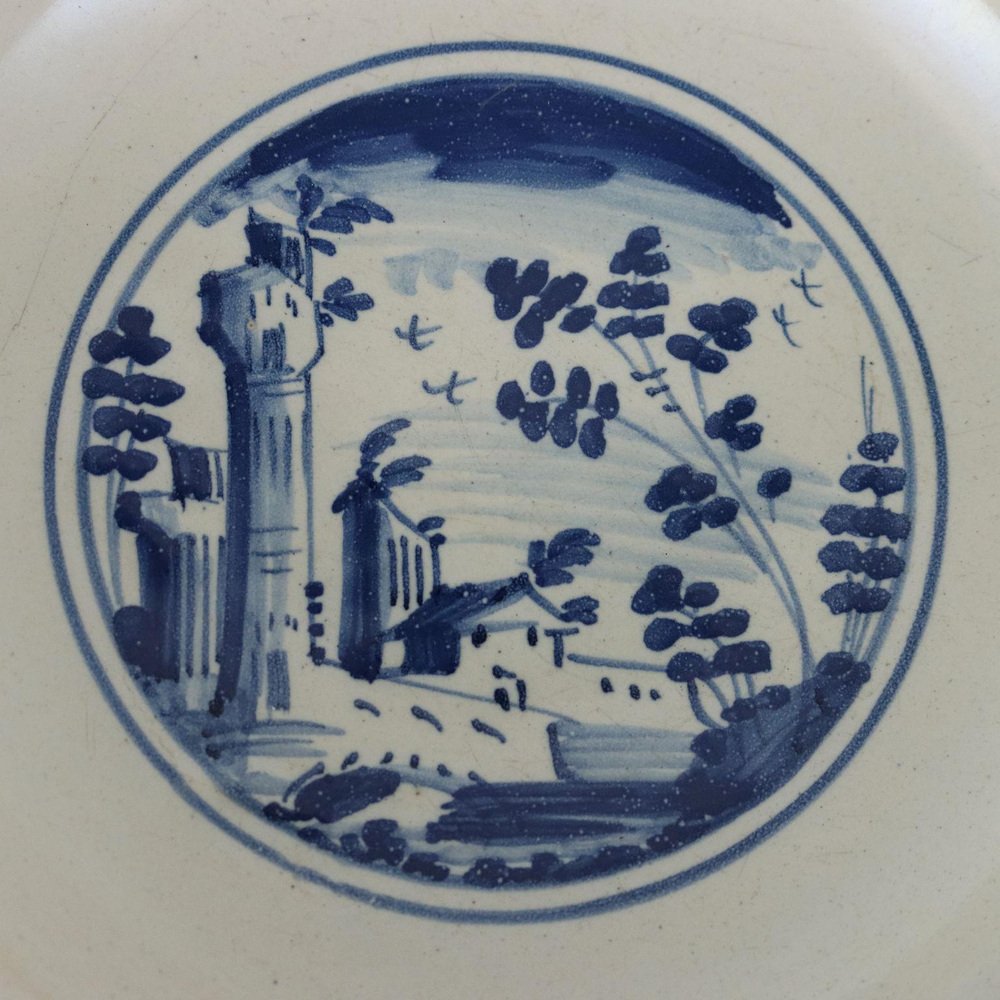 Kissing Kisses Plate in Maiolica from Pavia