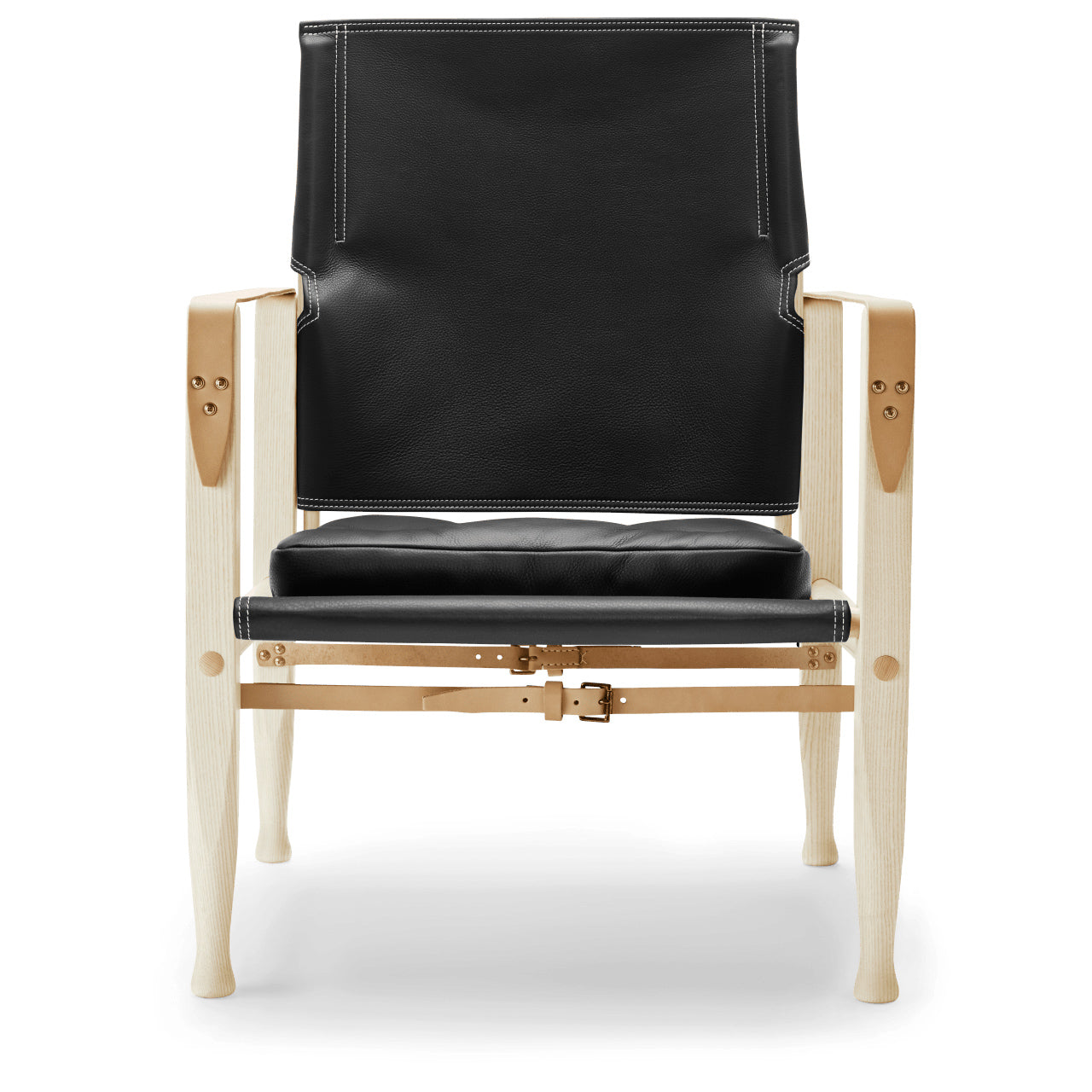 KK47000 | Safari Chair by Carl Hansen & Søn #White oiled ash / Leather Thor 301 / Saddle leather