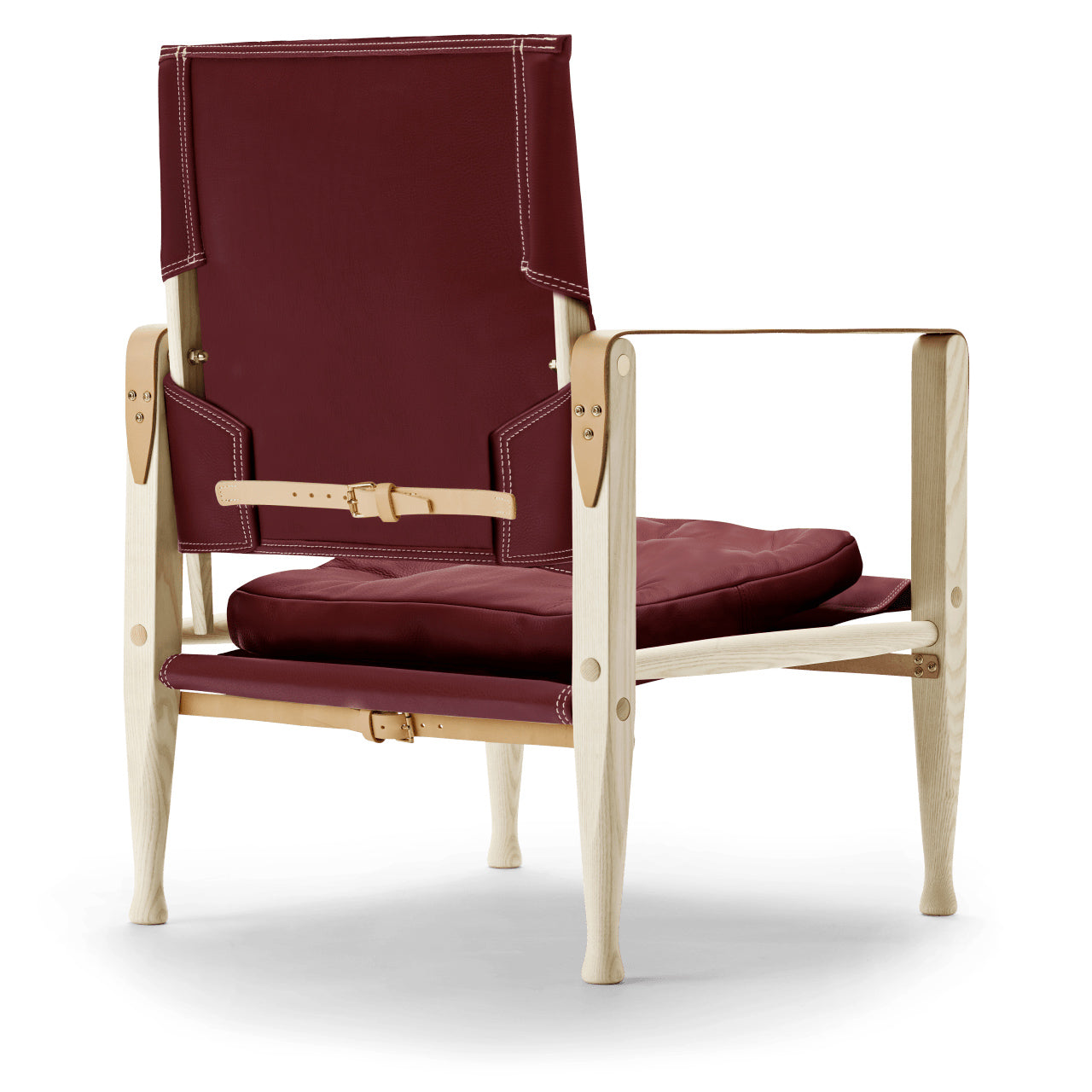 KK47000 | Safari Chair by Carl Hansen & Søn #White oiled ash / Leather Thor 332 / Saddle leather