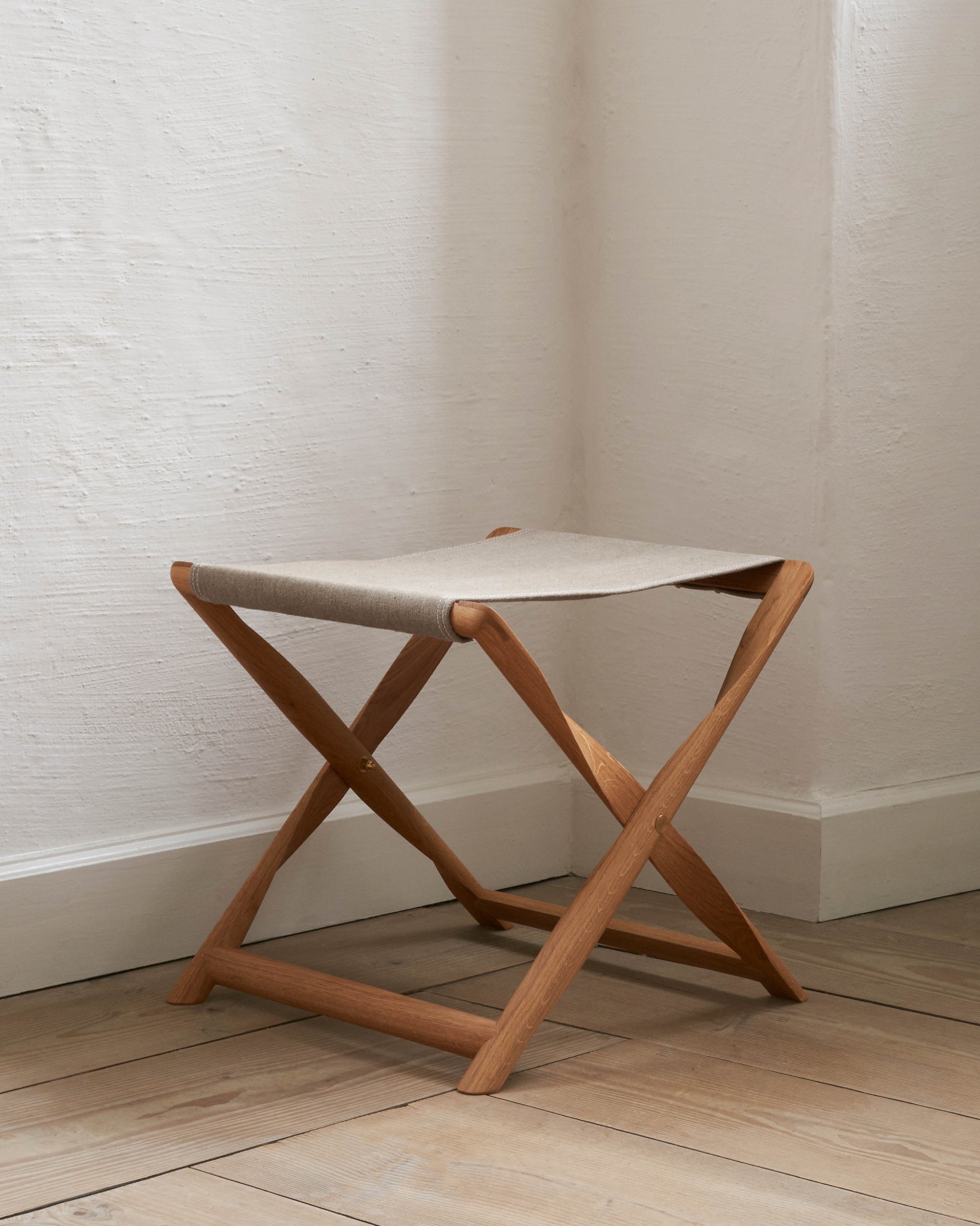 KK87830 PROPELLER STOOL & TRAY