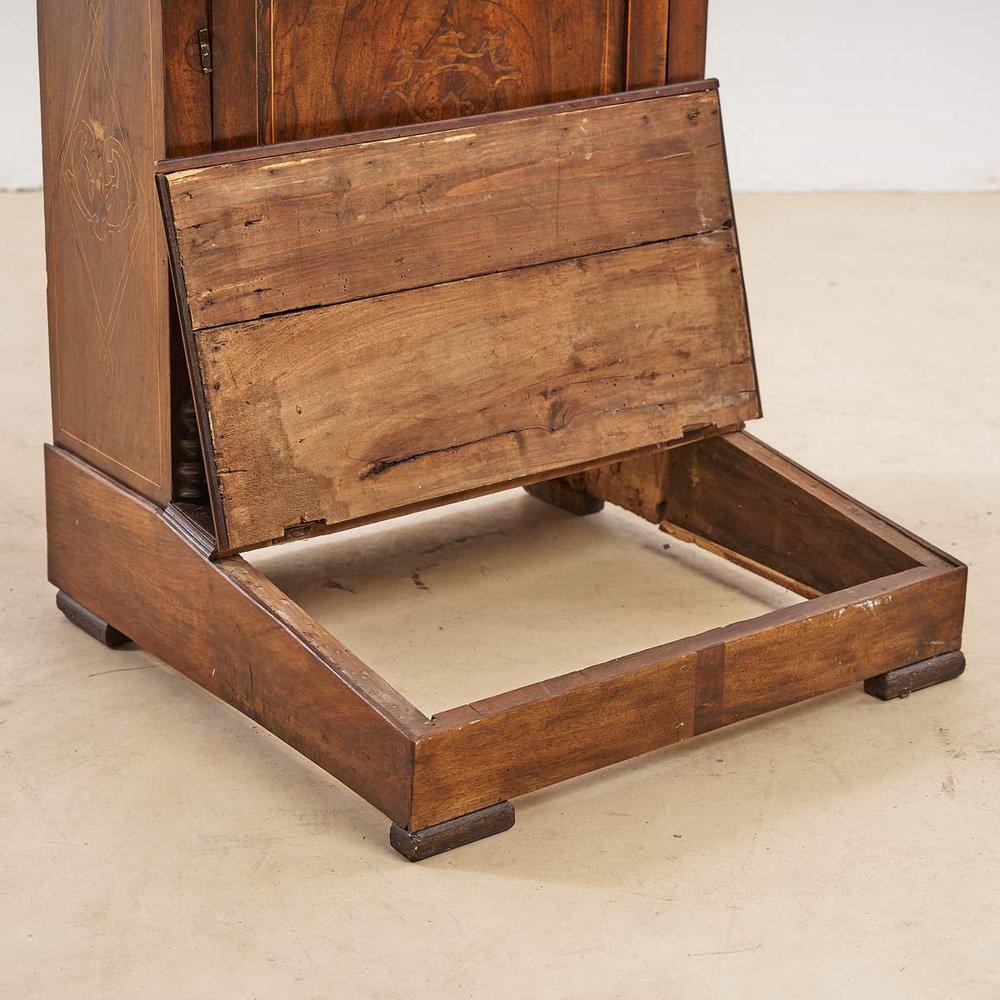 Kneeler in Threaded Walnut, 1800s