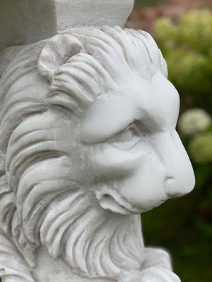 Large and Round Marble Table with Feet in the Shape of Lions, Italy-FGA-923796