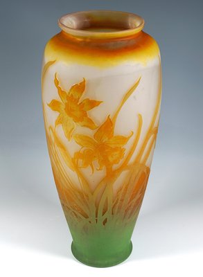 Large Art Nouveau Cameo Vase with Daffodil Decor by Émile Gallé, France, 1904-EMT-1785954