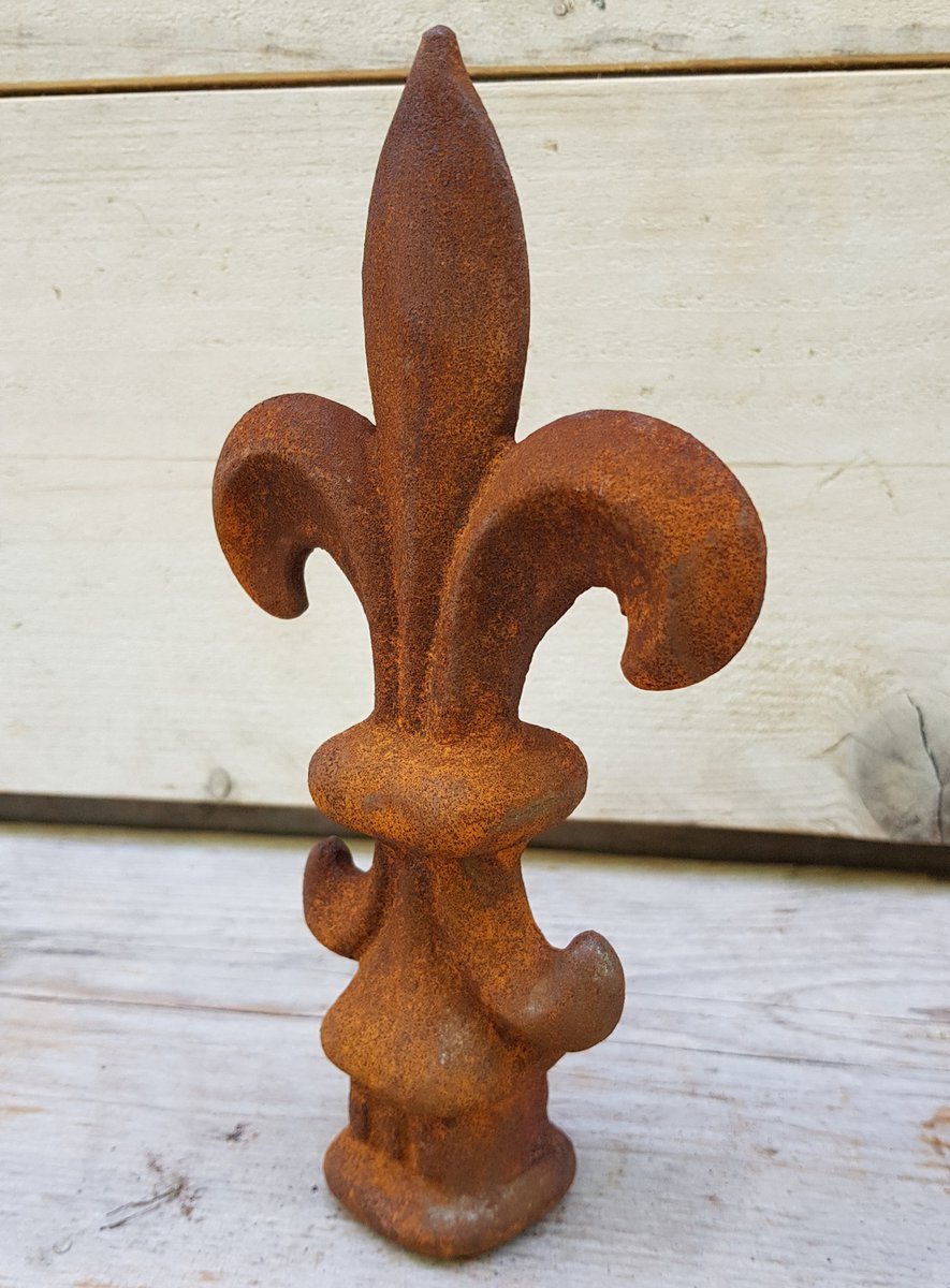 Large Cast Iron French Lily Post Head Architectural Ornament