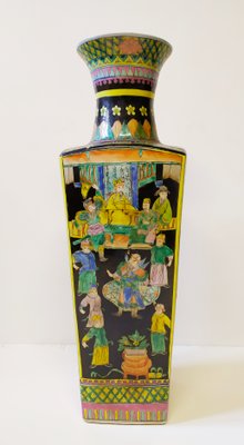 Large Chinese Family Black Vase, 1900s-EI-1168086