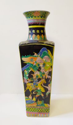 Large Chinese Family Black Vase, 1900s-EI-1168086