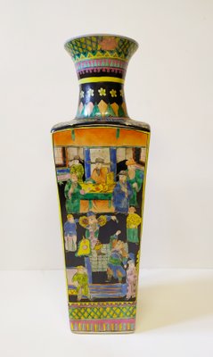 Large Chinese Family Black Vase, 1900s-EI-1168086