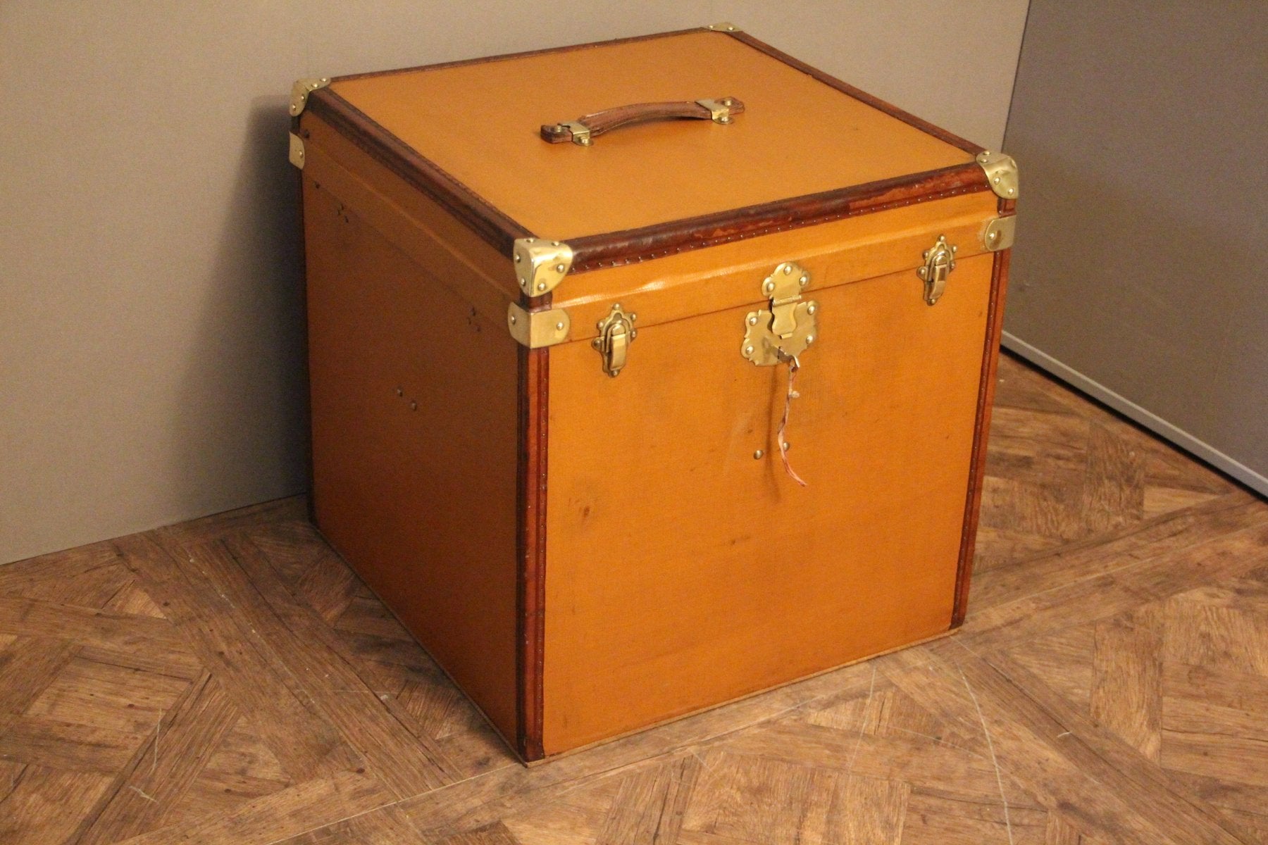 Large French Light Brown Canvas Cube-Shaped Hat Trunk, 1930s