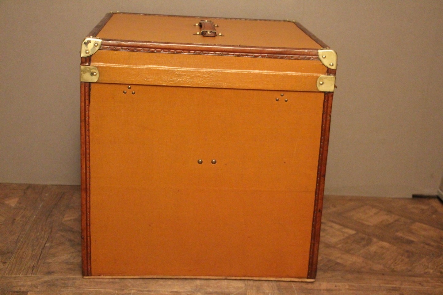 Large French Light Brown Canvas Cube-Shaped Hat Trunk, 1930s