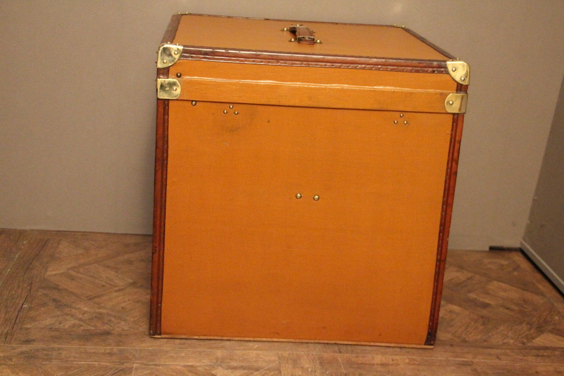 Large French Light Brown Canvas Cube-Shaped Hat Trunk, 1930s