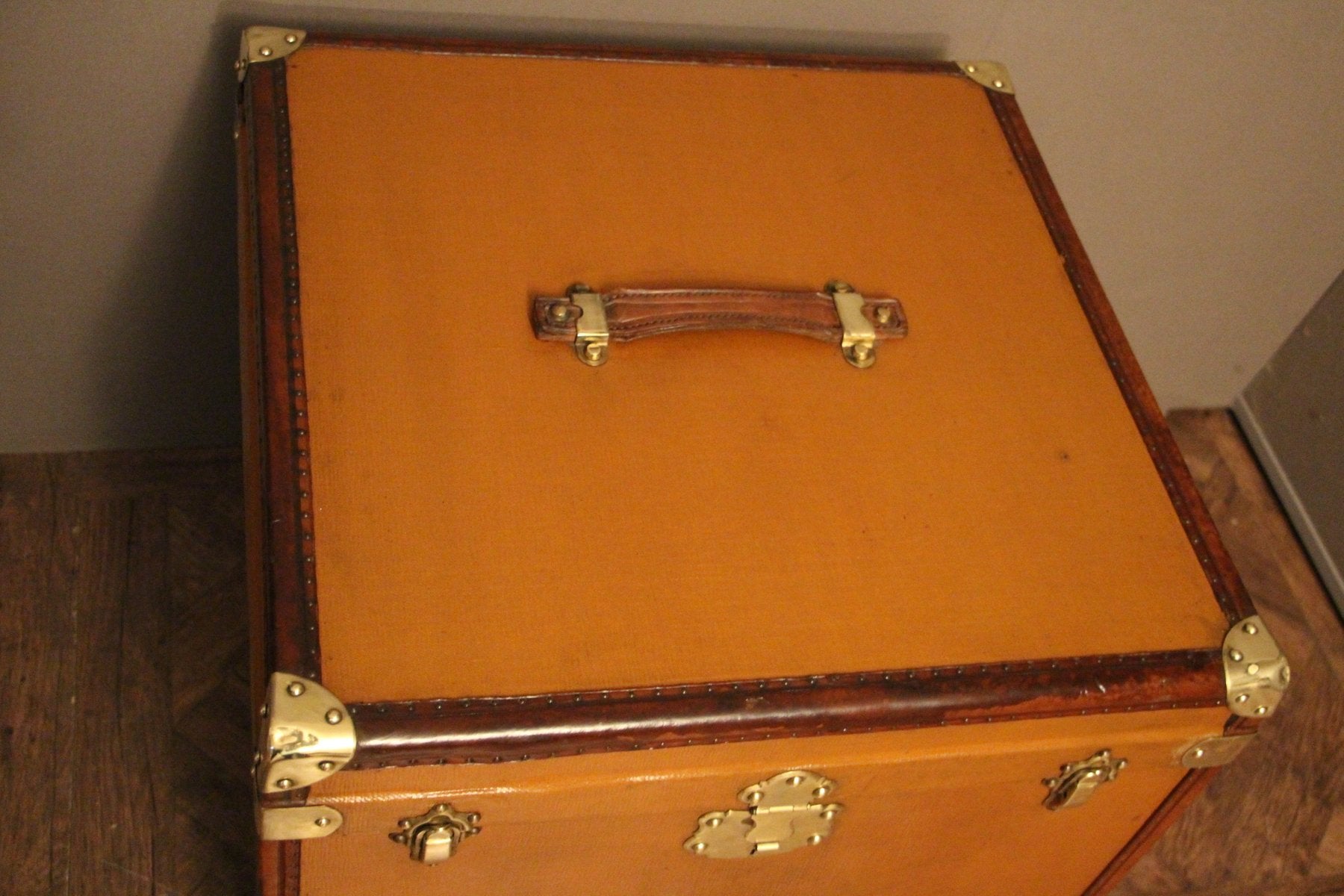 Large French Light Brown Canvas Cube-Shaped Hat Trunk, 1930s