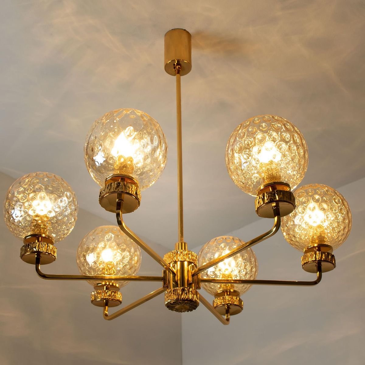 Large Gold-Plated Blown Glass Chandelier in the Style of Brotto, Italy, 1970s