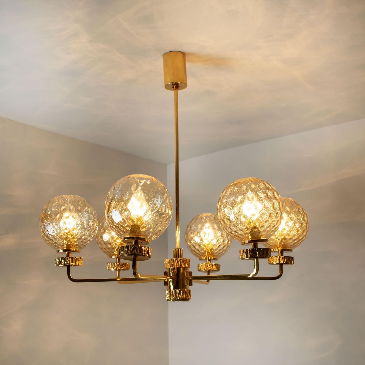 Large Gold-Plated Blown Glass Chandelier in the Style of Brotto, Italy, 1970s