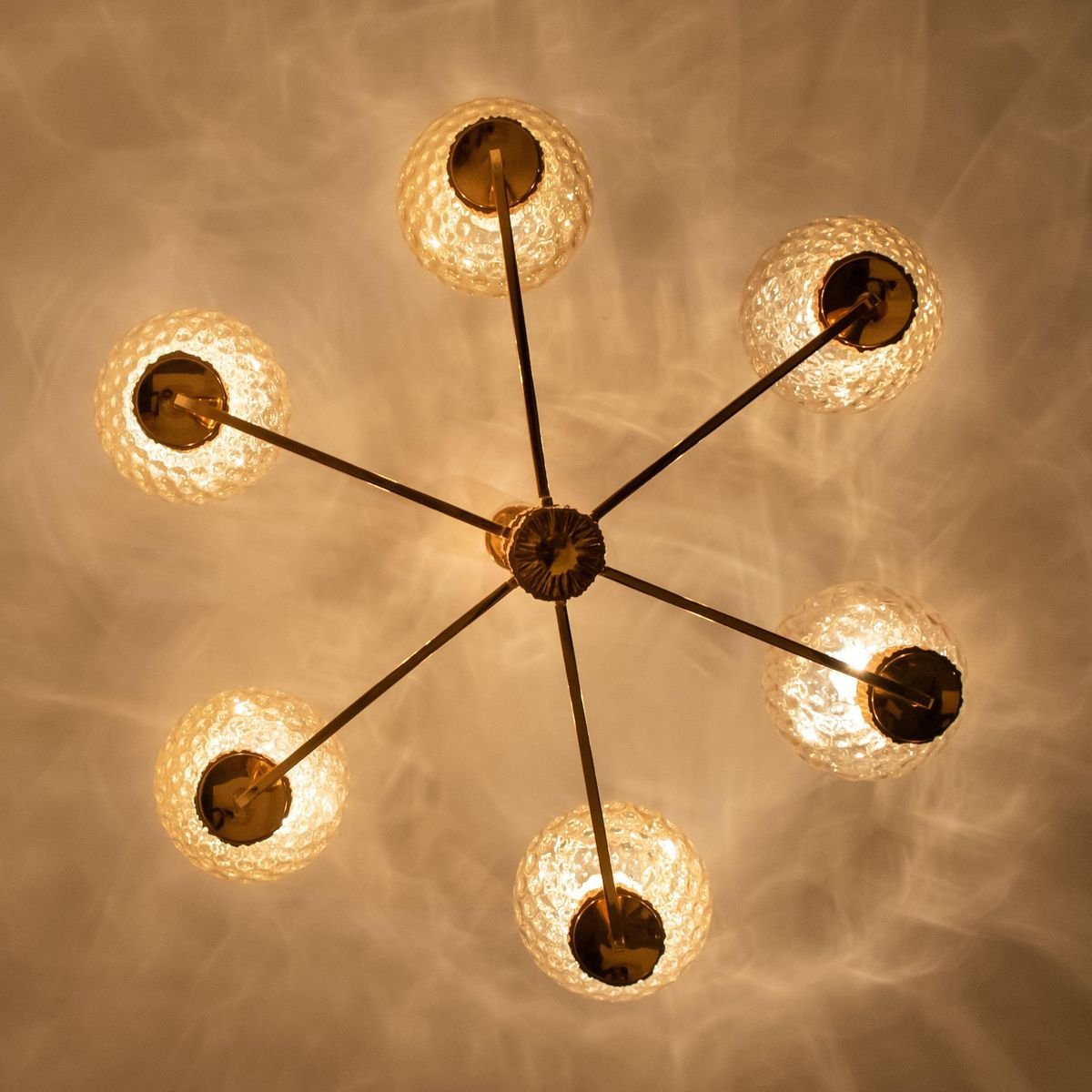 Large Gold-Plated Blown Glass Chandelier in the Style of Brotto, Italy, 1970s