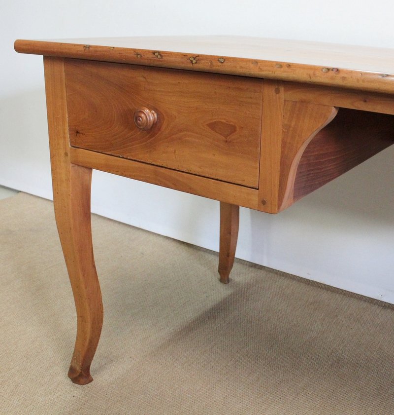 Large Louis XV Desk in Solid Cherry, Mid-19th Century