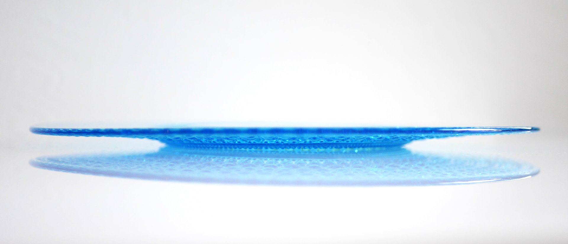 Large Mid-Century Modern Glass Plate in Azur Blue Color by Oiva Toikka Known as Kastehelmi, Italy, 1979