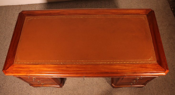 Large Pedestal Desk in Mahogany-HPU-1767801