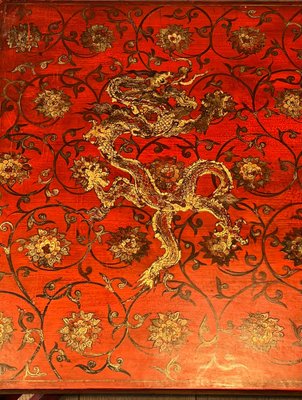 Large Red Lacquered Coffee Table with Golden Chinese Decorations, 1970s-BA-1698361