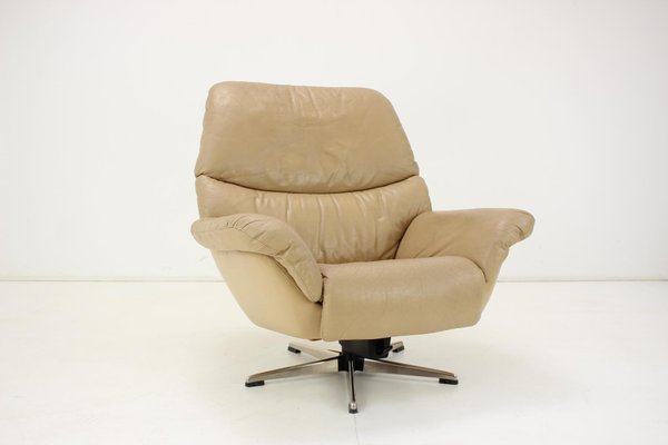 Large Scandinavian Adjustable Leather Armchair by Peem, 1970s-TZ-1262911