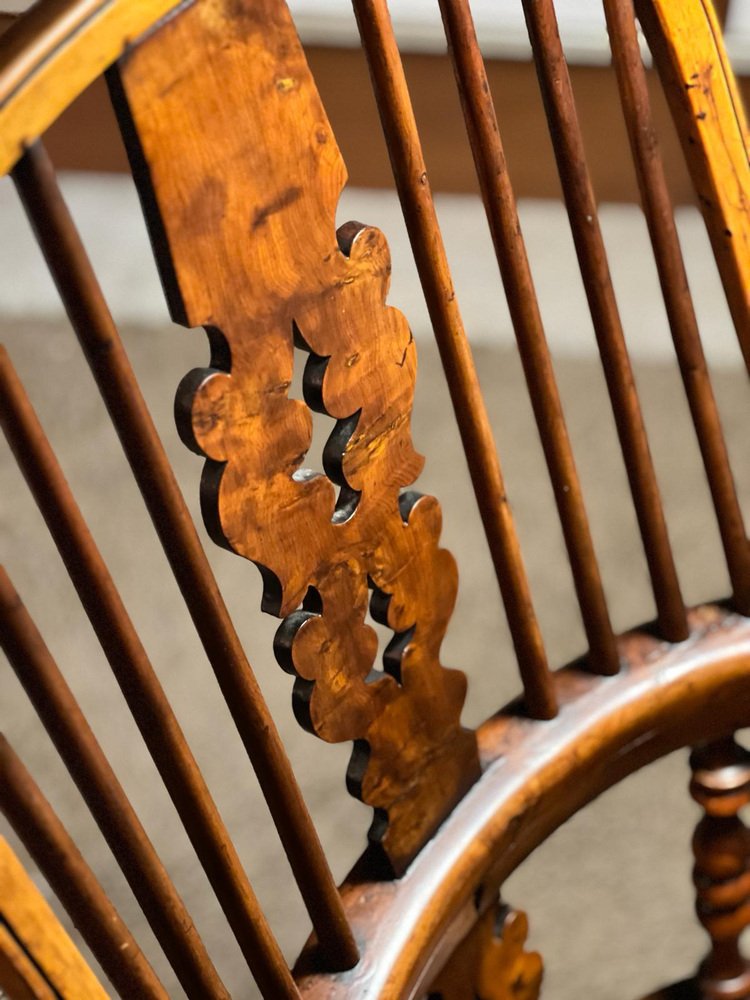 Large Victorian Windsor Armchair in Elm, 1850s