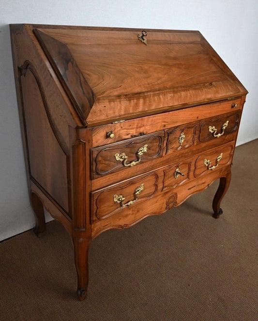 Late 18th Century Louis XV Walnut Chest of Drawers