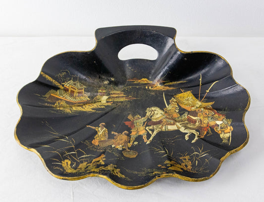 Late 19th Century Chinoiserie Shell Vide-Poche in Black Lacquered Papier Maché, 1890s