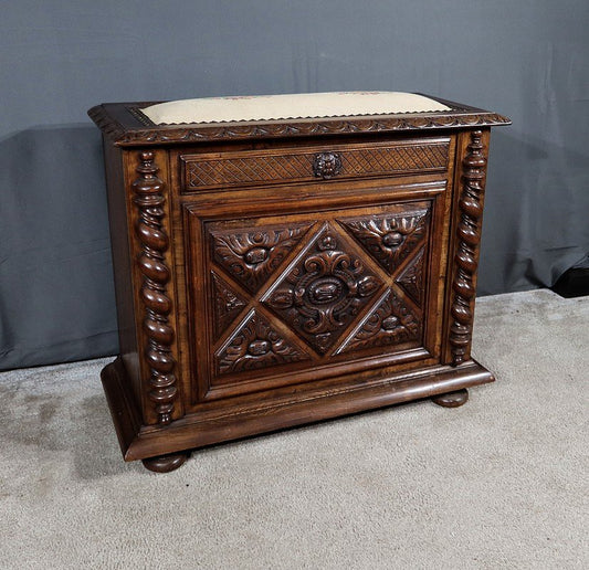 Late 19th Century Louis XIII Landing Linen Chest in Beech and Walnut