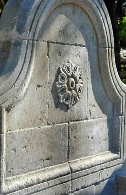 Late 20th Century French Fountain in Limestone with Rosette-FDW-2019663